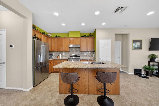 2228 S Rachel Avenue, Fresno, CA 93727