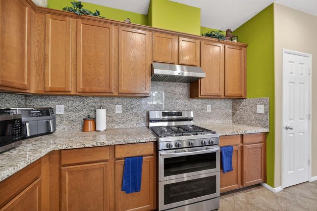 2228 S Rachel Avenue, Fresno, CA 93727