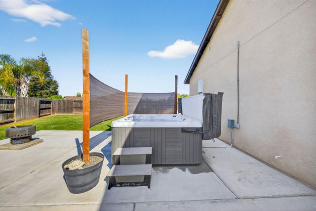 2228 S Rachel Avenue, Fresno, CA 93727