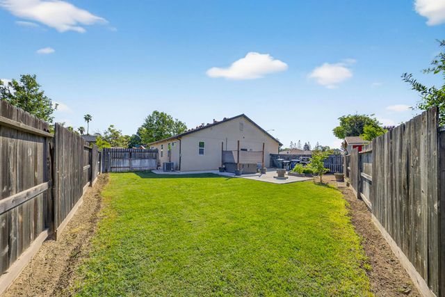 2228 S Rachel Avenue, Fresno, CA 93727