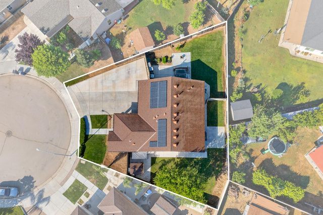 2228 S Rachel Avenue, Fresno, CA 93727