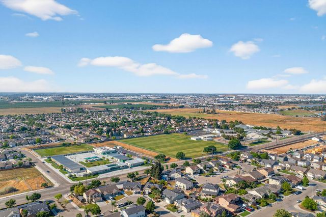 2228 S Rachel Avenue, Fresno, CA 93727