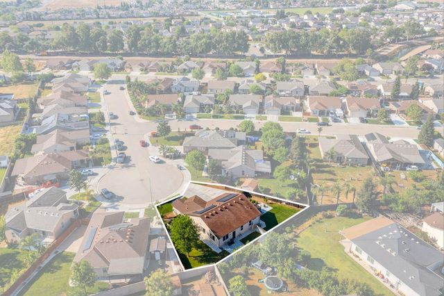 2228 S Rachel Avenue, Fresno, CA 93727