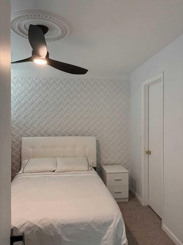 4863 Via Palm Lakes 812, West Palm Beach, FL 33417