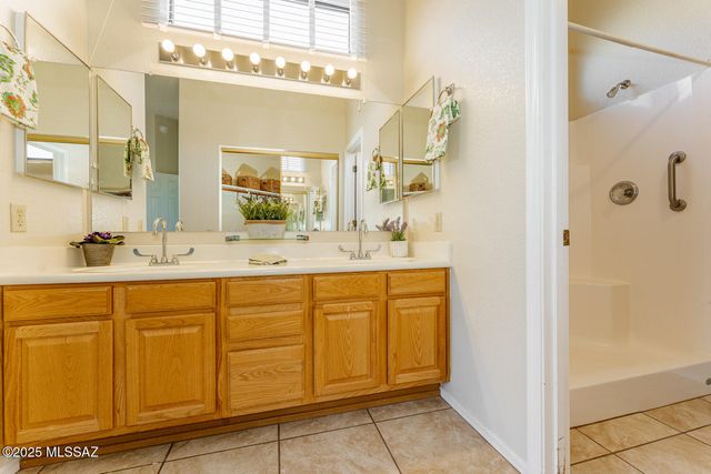 948 W Ashworth Road, Green Valley, AZ 85614