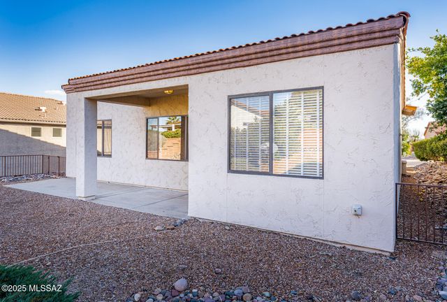 948 W Ashworth Road, Green Valley, AZ 85614