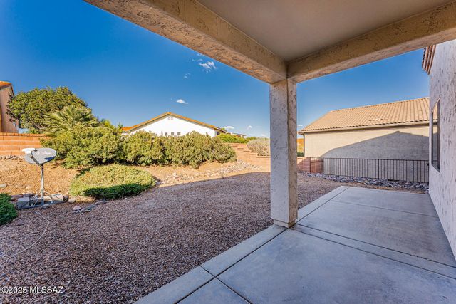 948 W Ashworth Road, Green Valley, AZ 85614