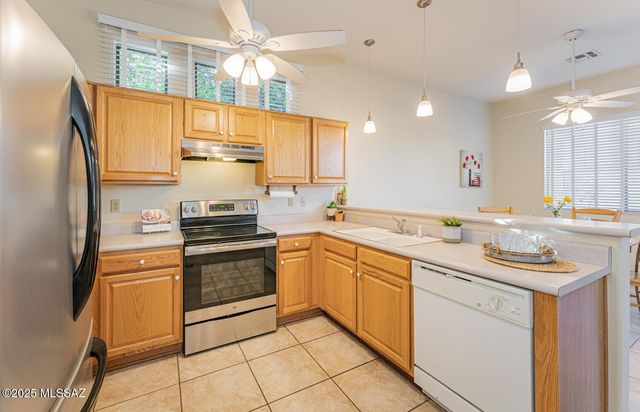 948 W Ashworth Road, Green Valley, AZ 85614