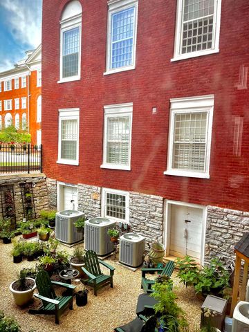 100 Village Dr Apt 401, Staunton, VA 24401