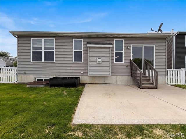 1034 Sweet River Drive, St Paul, MO 63366