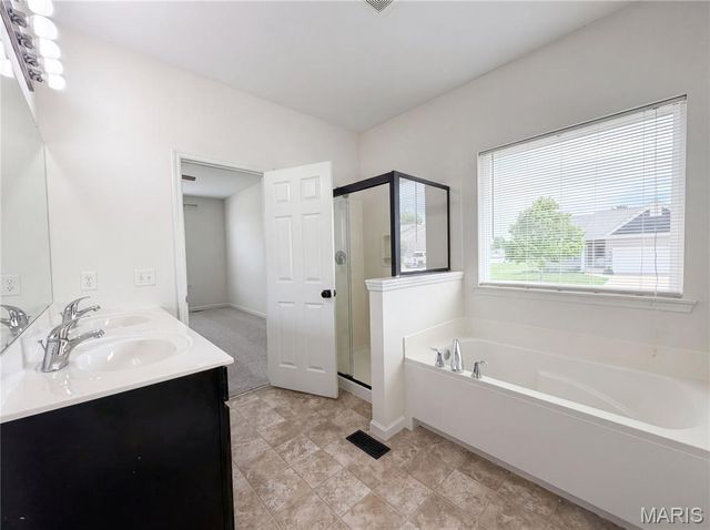 1034 Sweet River Drive, St Paul, MO 63366