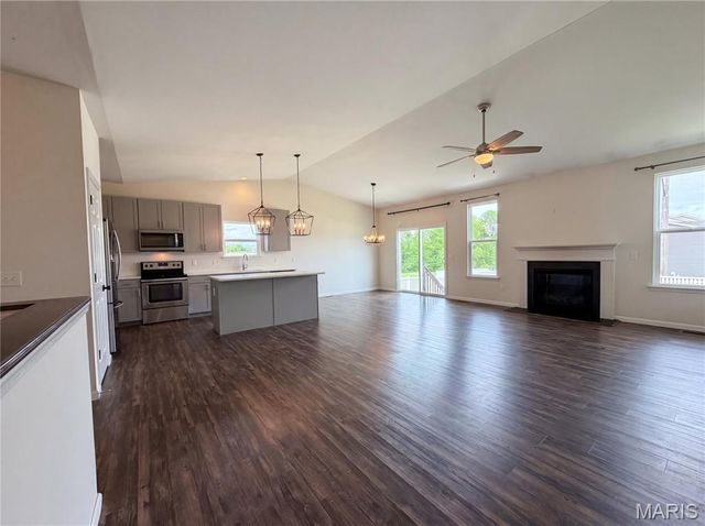 1034 Sweet River Drive, St Paul, MO 63366
