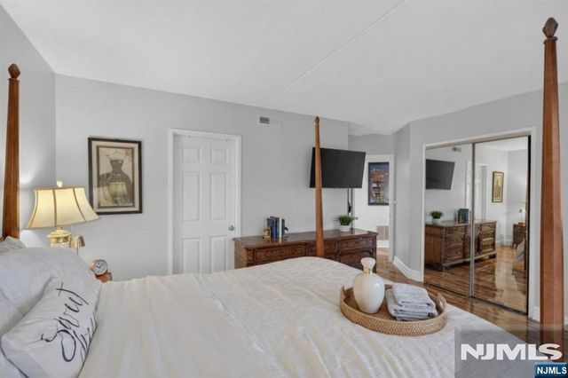 38 Moonachie Road 315, Hackensack, NJ 07601