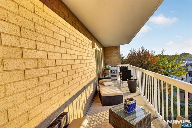 38 Moonachie Road 315, Hackensack, NJ 07601