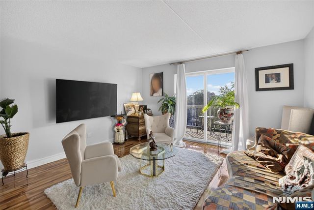 38 Moonachie Road 315, Hackensack, NJ 07601