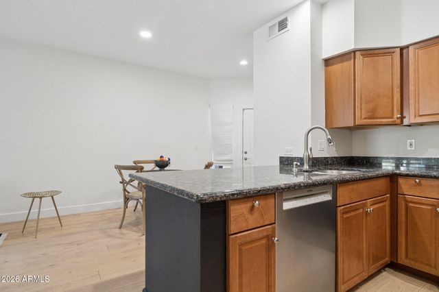 4848 N 36TH Street 118, Phoenix, AZ 85018