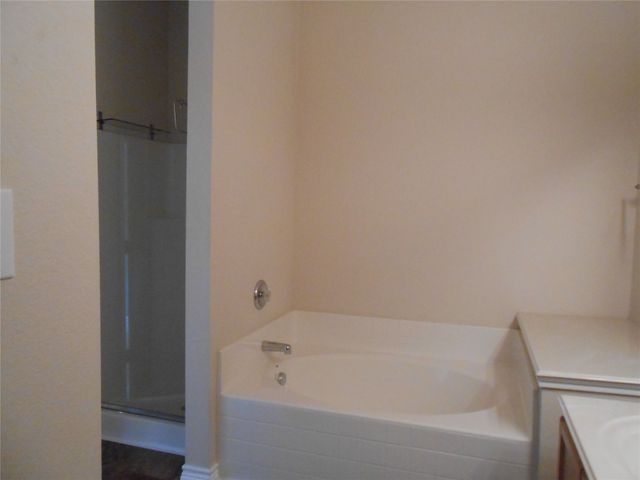 492 Northbrook Avenue, Oak Point, TX 75068