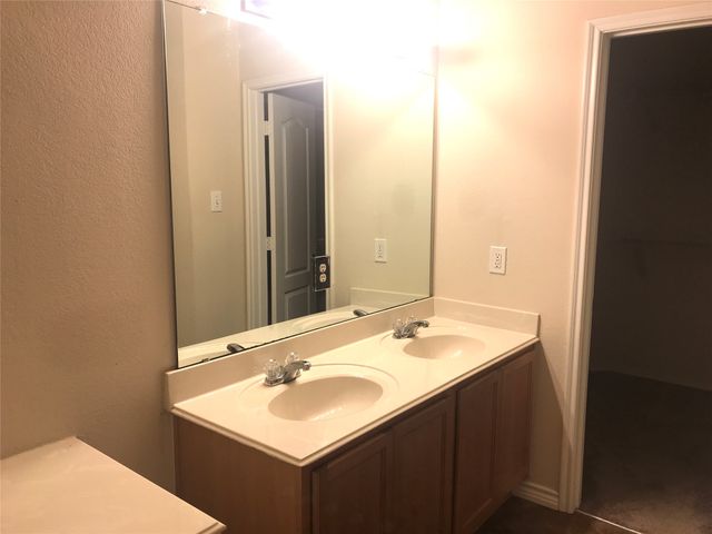 492 Northbrook Avenue, Oak Point, TX 75068