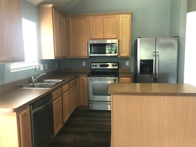 492 Northbrook Avenue, Oak Point, TX 75068