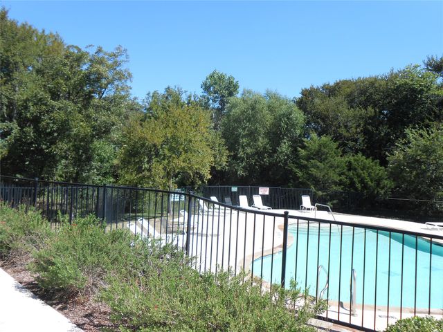 492 Northbrook Avenue, Oak Point, TX 75068