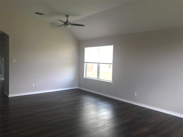 492 Northbrook Avenue, Oak Point, TX 75068