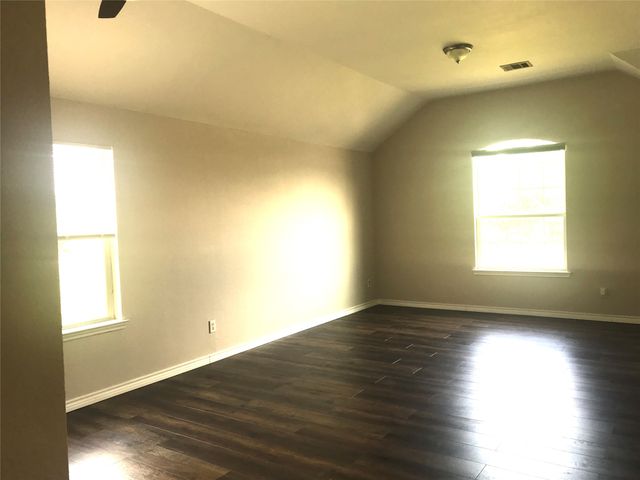 492 Northbrook Avenue, Oak Point, TX 75068