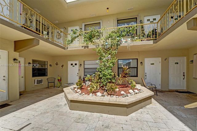 343 Palm St 3, Hollywood, FL 33019
