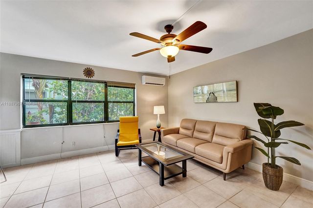 343 Palm St 3, Hollywood, FL 33019