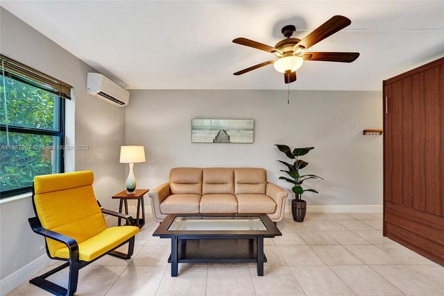 343 Palm St 3, Hollywood, FL 33019