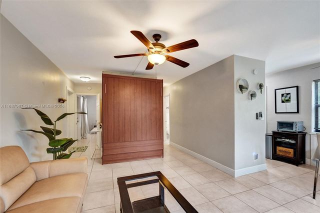 343 Palm St 3, Hollywood, FL 33019