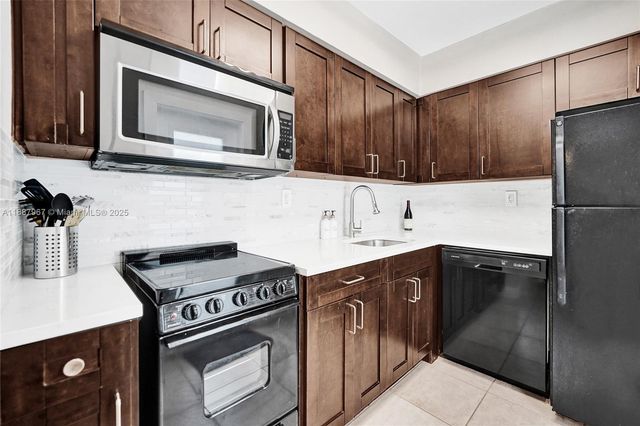 343 Palm St 3, Hollywood, FL 33019