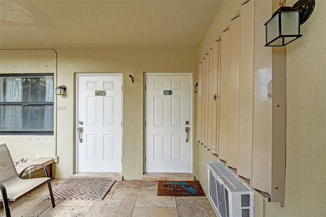 343 Palm St 3, Hollywood, FL 33019