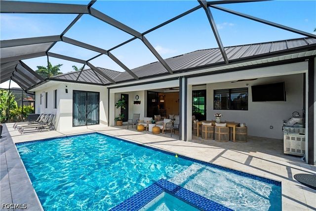 2814 Gleason PKWY, Cape Coral, FL 33914