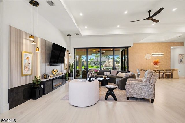 2814 Gleason PKWY, Cape Coral, FL 33914
