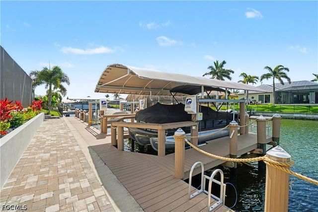 2814 Gleason PKWY, Cape Coral, FL 33914