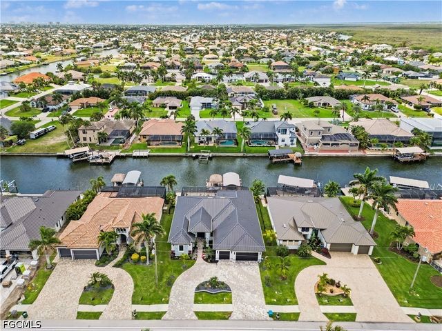 2814 Gleason PKWY, Cape Coral, FL 33914