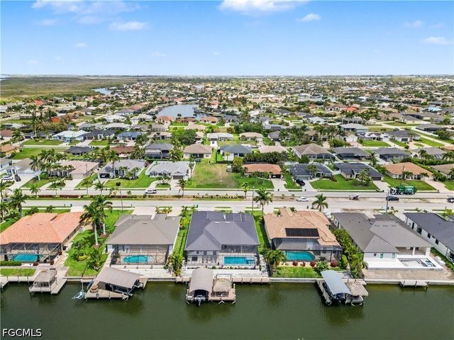 2814 Gleason PKWY, Cape Coral, FL 33914