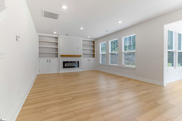 215 Fenwick Drive, Woodruff, SC 29388