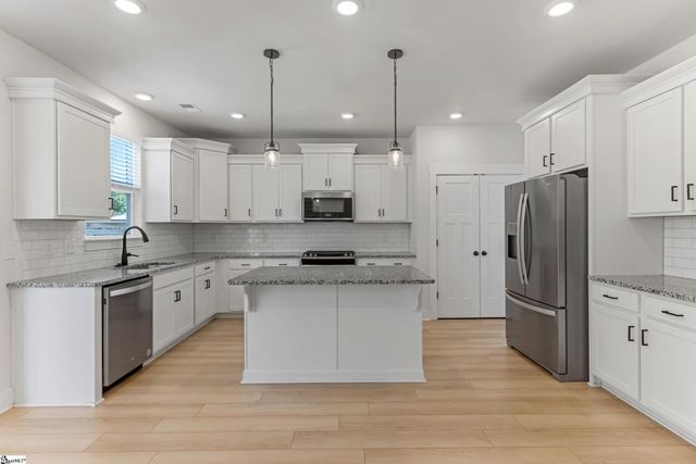 215 Fenwick Drive, Woodruff, SC 29388