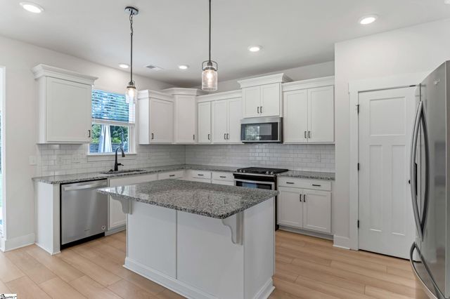 215 Fenwick Drive, Woodruff, SC 29388