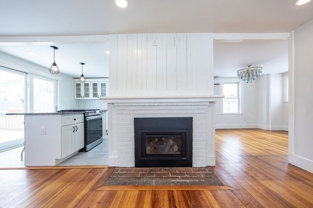 8 Hampton Circle, Hull, MA 02045