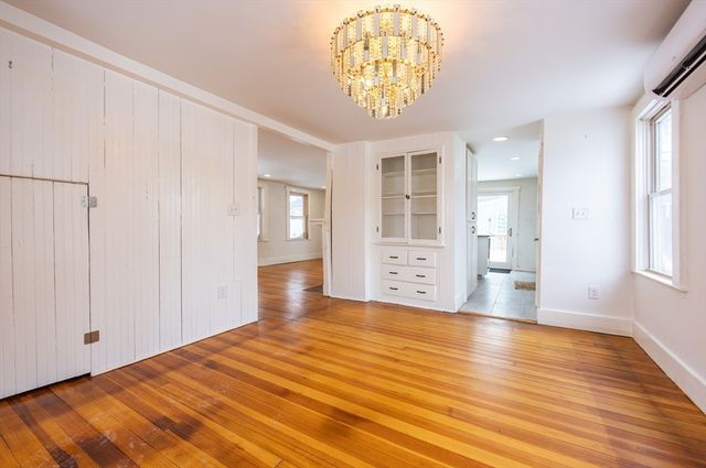 8 Hampton Circle, Hull, MA 02045