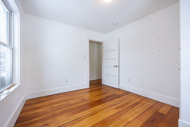 8 Hampton Circle, Hull, MA 02045