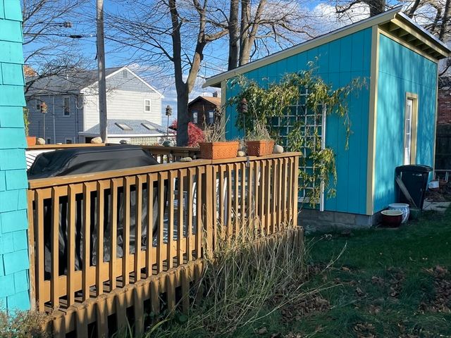 8 Hampton Circle, Hull, MA 02045