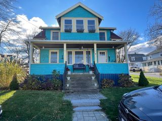 8 Hampton Circle, Hull, MA 02045