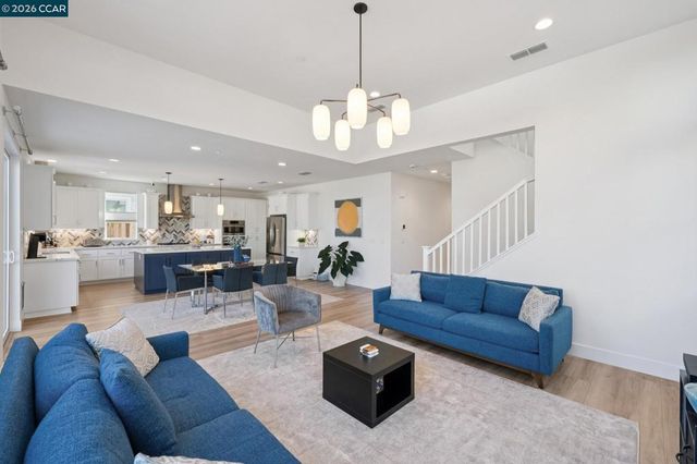 1035 Heckmann Ln, Concord, CA 94518