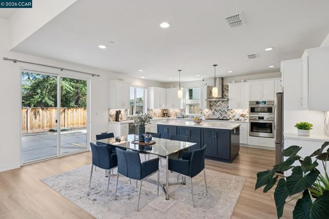 1035 Heckmann Ln, Concord, CA 94518