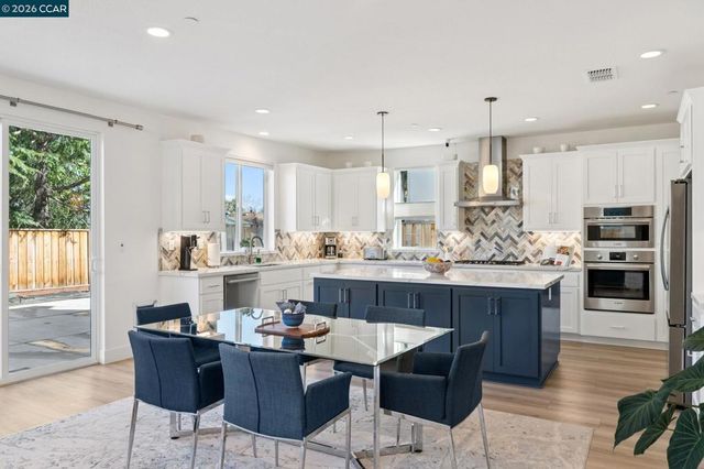 1035 Heckmann Ln, Concord, CA 94518