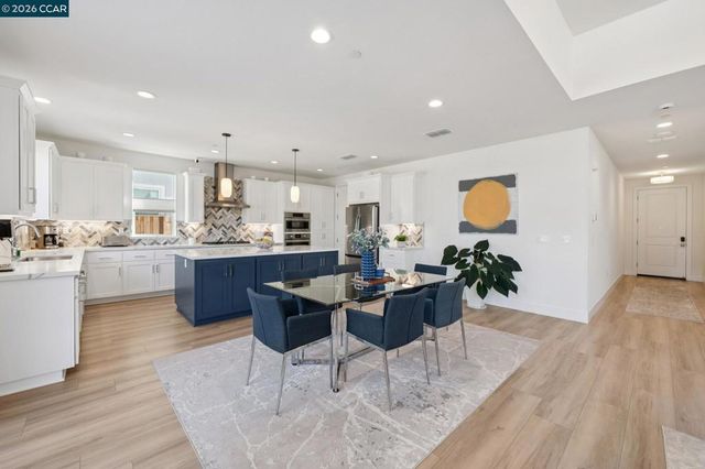 1035 Heckmann Ln, Concord, CA 94518