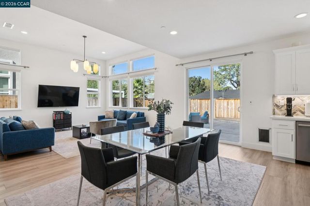 1035 Heckmann Ln, Concord, CA 94518